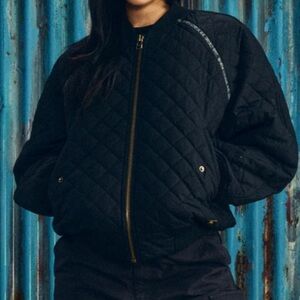 Corteiz Quilted Bomber Jacket color Black size Large